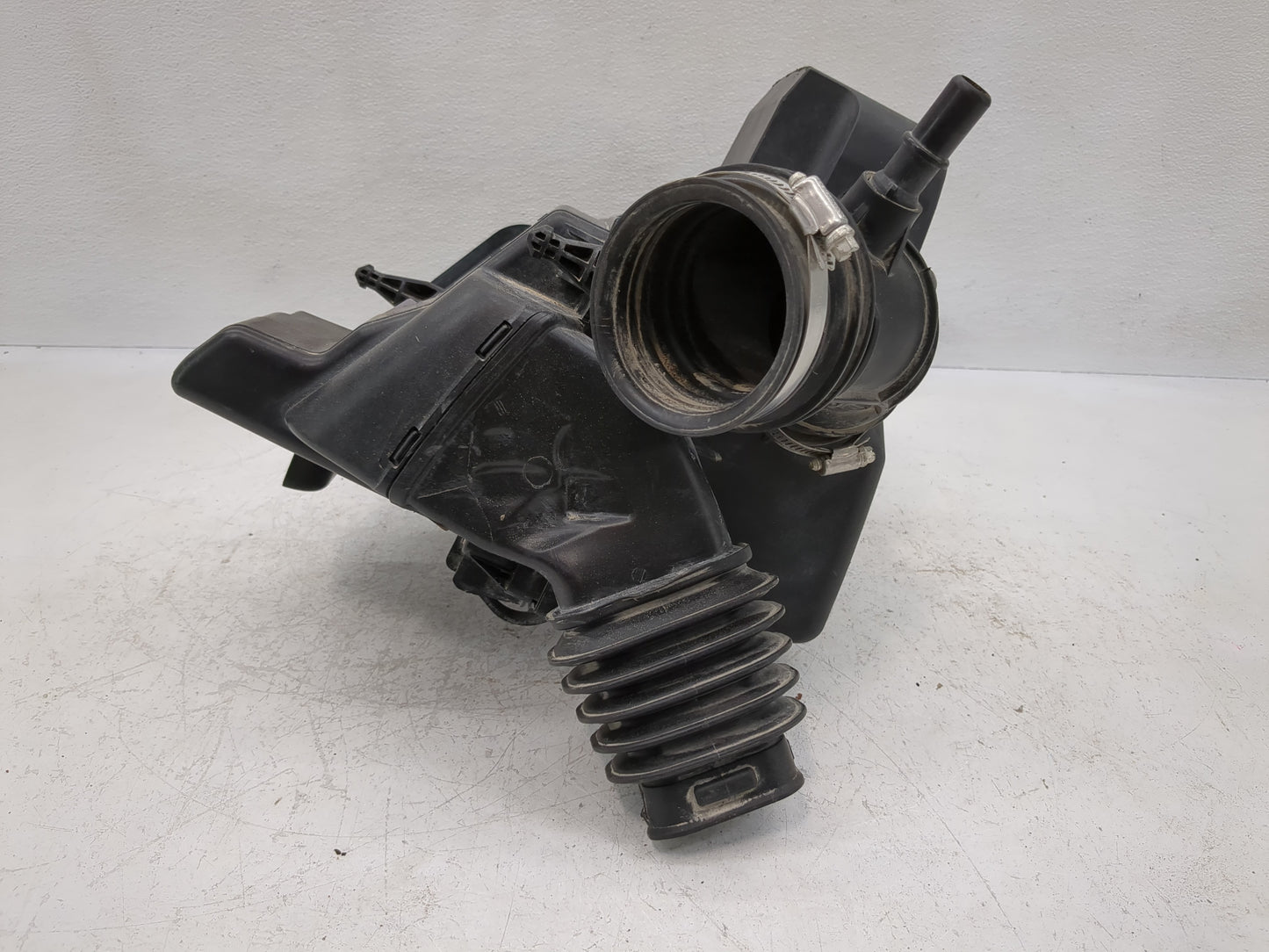 Ford Escape Air Cleaner Intake-duct Hose Tube - Oemusedautoparts1.com