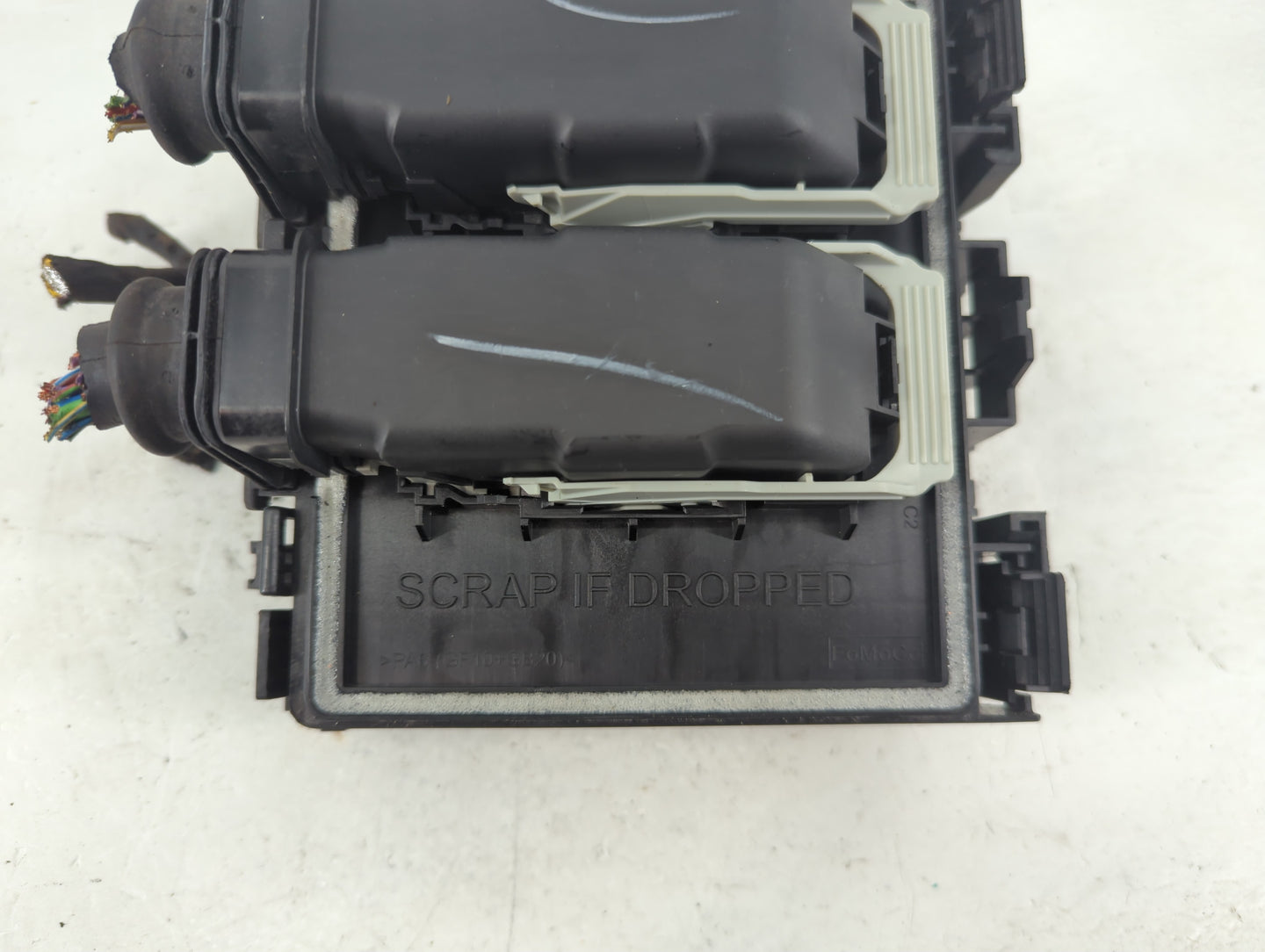 2021-2022 Ford Escape Fusebox Fuse Box Panel Relay Module P/N:JX6T-14A003-AB Fits Fits 2021 2022 OEM Used Auto Parts - Oemus