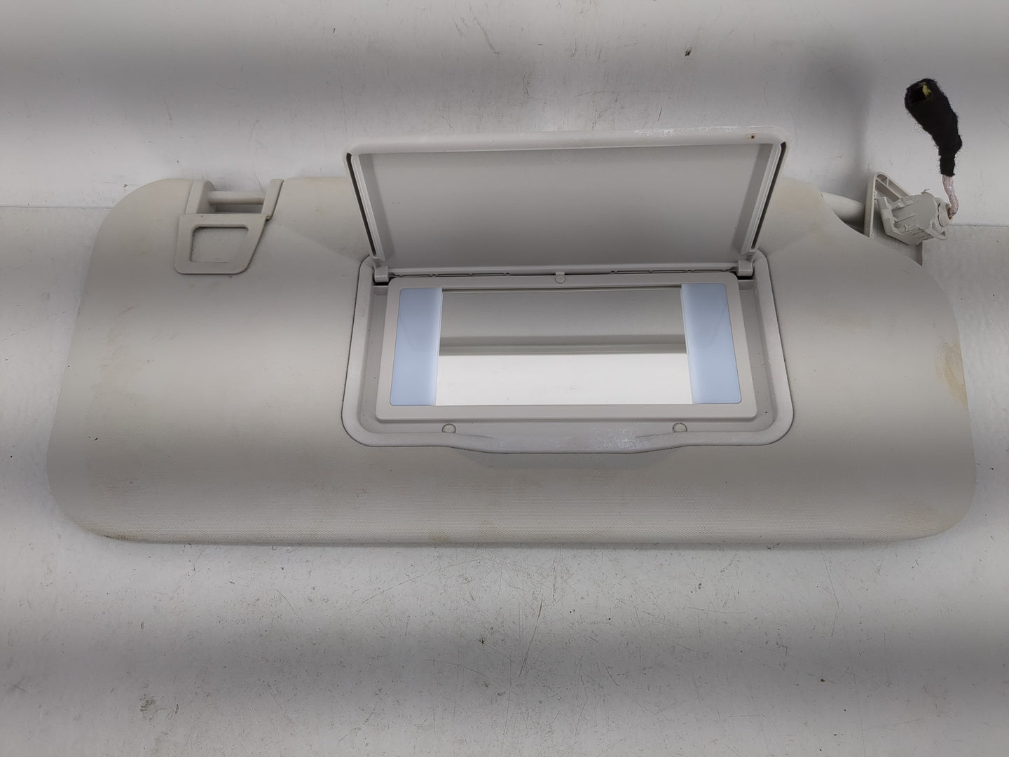 2021-2022 Ford Escape Sun Visor Shade Replacement Passenger Right Mirror Fits Fits 2021 2022 OEM Used Auto Parts - Oemusedau