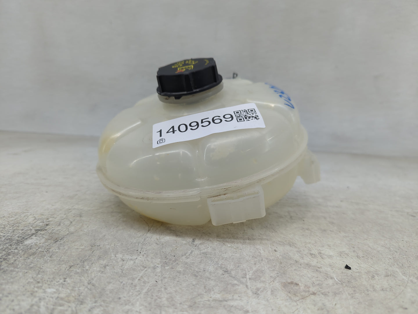 2020-2022 Ford Escape Radiator Coolant Overflow Expansion Tank Bottle - Oemusedautoparts1.com