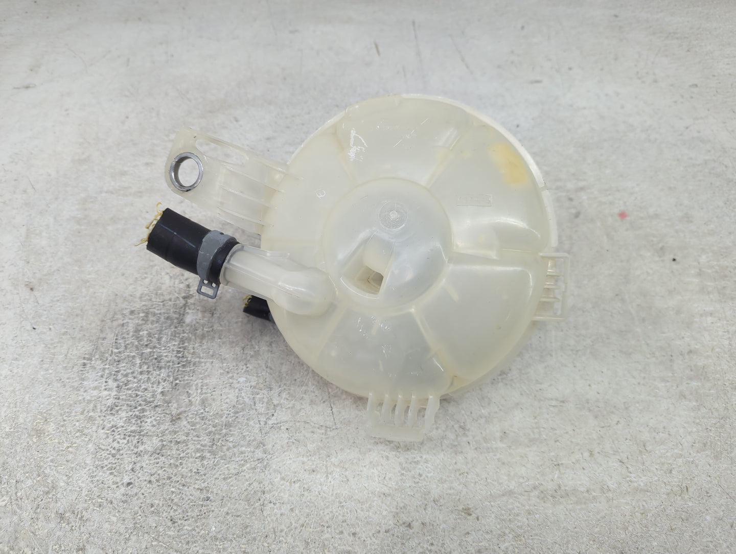 2020-2022 Ford Escape Radiator Coolant Overflow Expansion Tank Bottle - Oemusedautoparts1.com