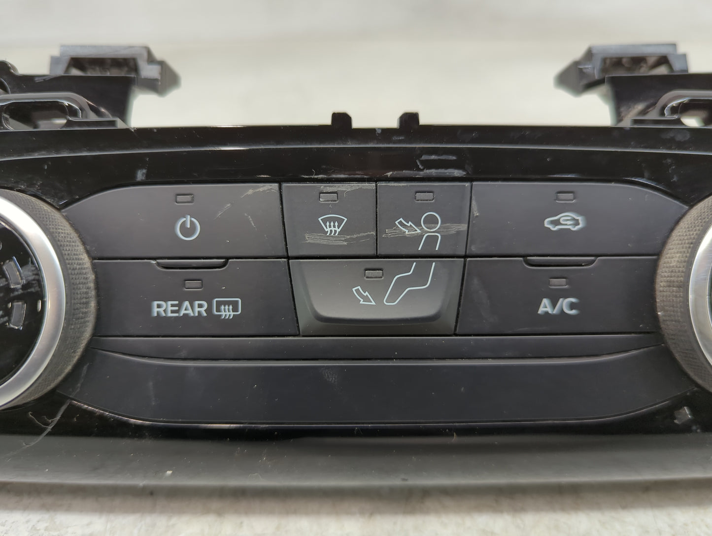 2020-2022 Ford Escape Climate Control Module Temperature AC/Heater Replacement P/N:LJ6T-19980-AF Fits Fits 2020 2021 2022 OE