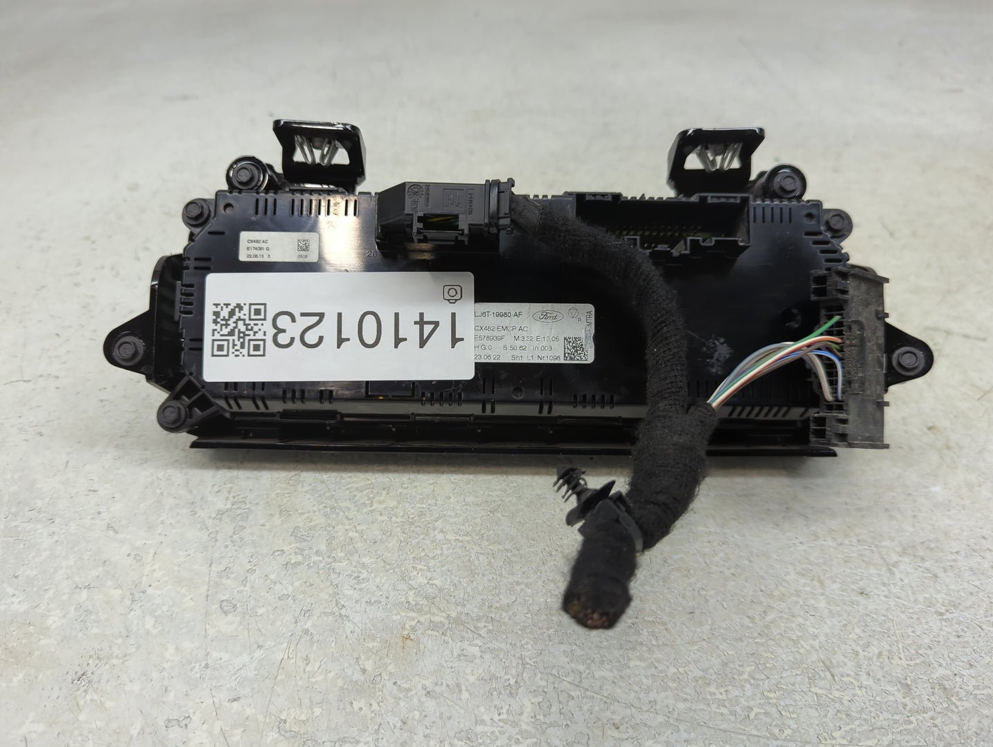 2020-2022 Ford Escape Climate Control Module Temperature AC/Heater Replacement P/N:LJ6T-19980-AF Fits Fits 2020 2021 2022 OE
