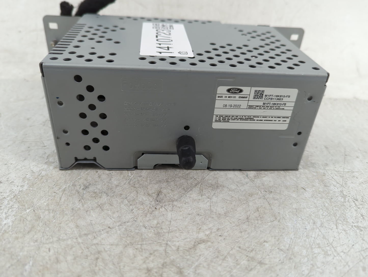 2021-2022 Ford Escape Radio AM FM Cd Player Receiver Replacement P/N:M1PT-18810-FB Fits Fits 2021 2022 OEM Used Auto Parts -