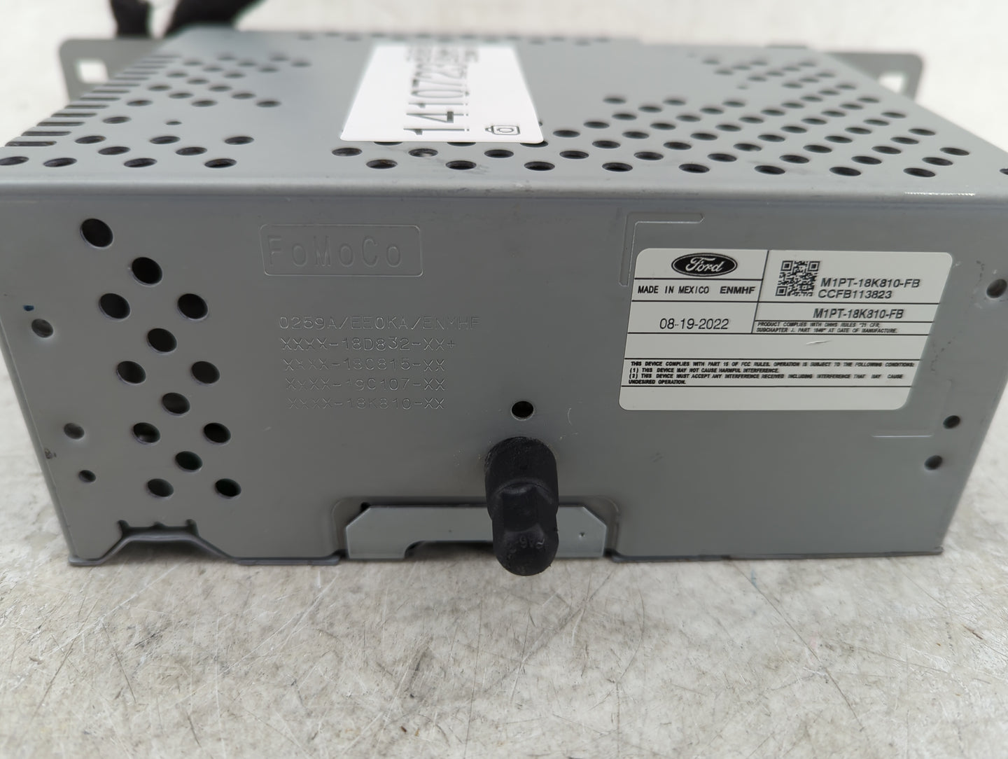 2021-2022 Ford Escape Radio AM FM Cd Player Receiver Replacement P/N:M1PT-18810-FB Fits Fits 2021 2022 OEM Used Auto Parts -
