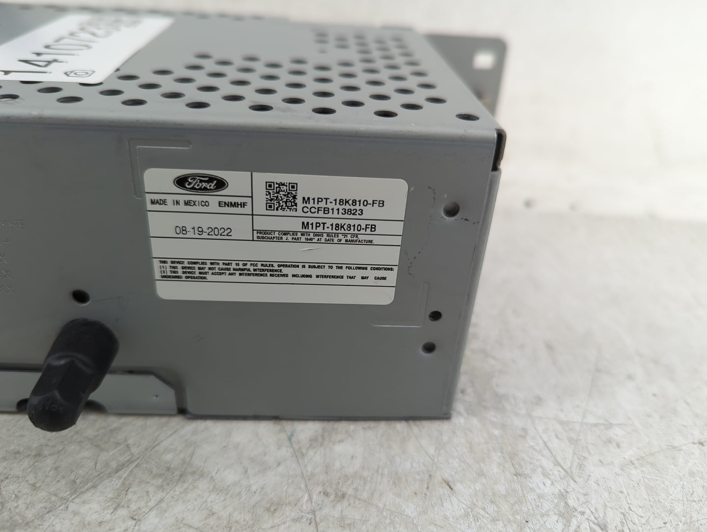 2021-2022 Ford Escape Radio AM FM Cd Player Receiver Replacement P/N:M1PT-18810-FB Fits Fits 2021 2022 OEM Used Auto Parts -