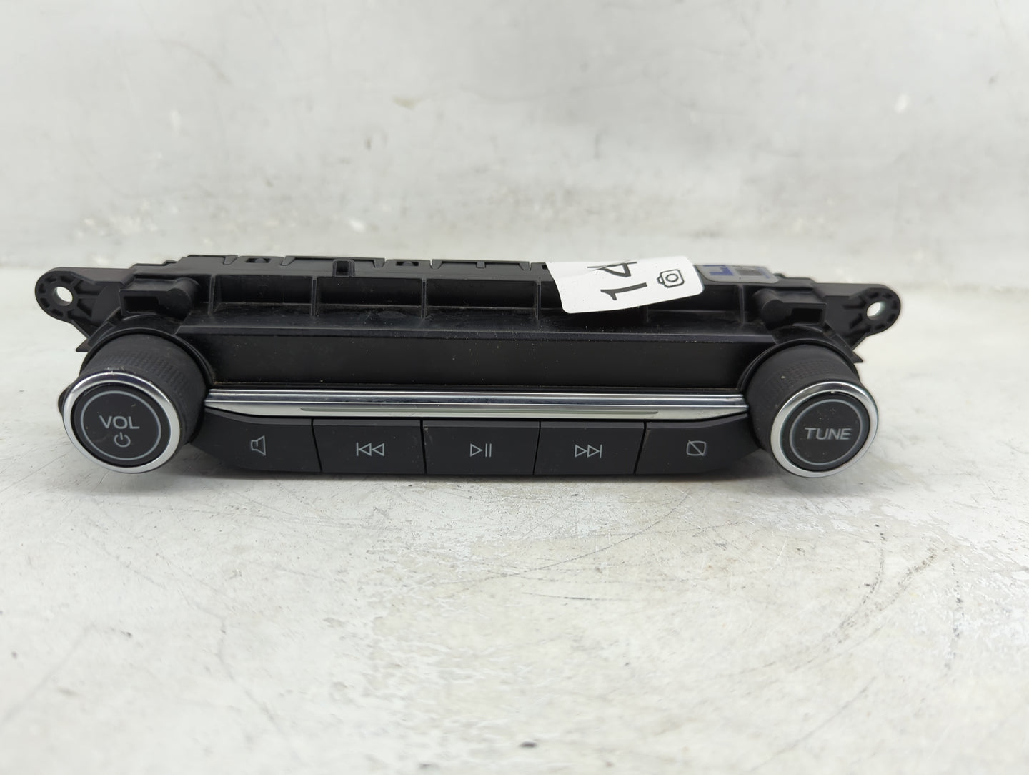 2021-2022 Ford Escape Radio AM FM Cd Player Receiver Replacement P/N:LJ6T-18K811-CB Fits Fits 2021 2022 OEM Used Auto Parts 