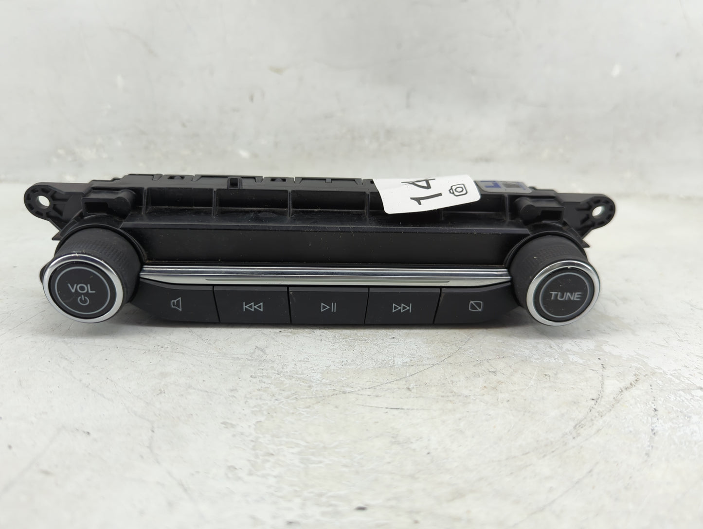 2021-2022 Ford Escape Radio AM FM Cd Player Receiver Replacement P/N:LJ6T-18K811-CB Fits Fits 2021 2022 OEM Used Auto Parts 