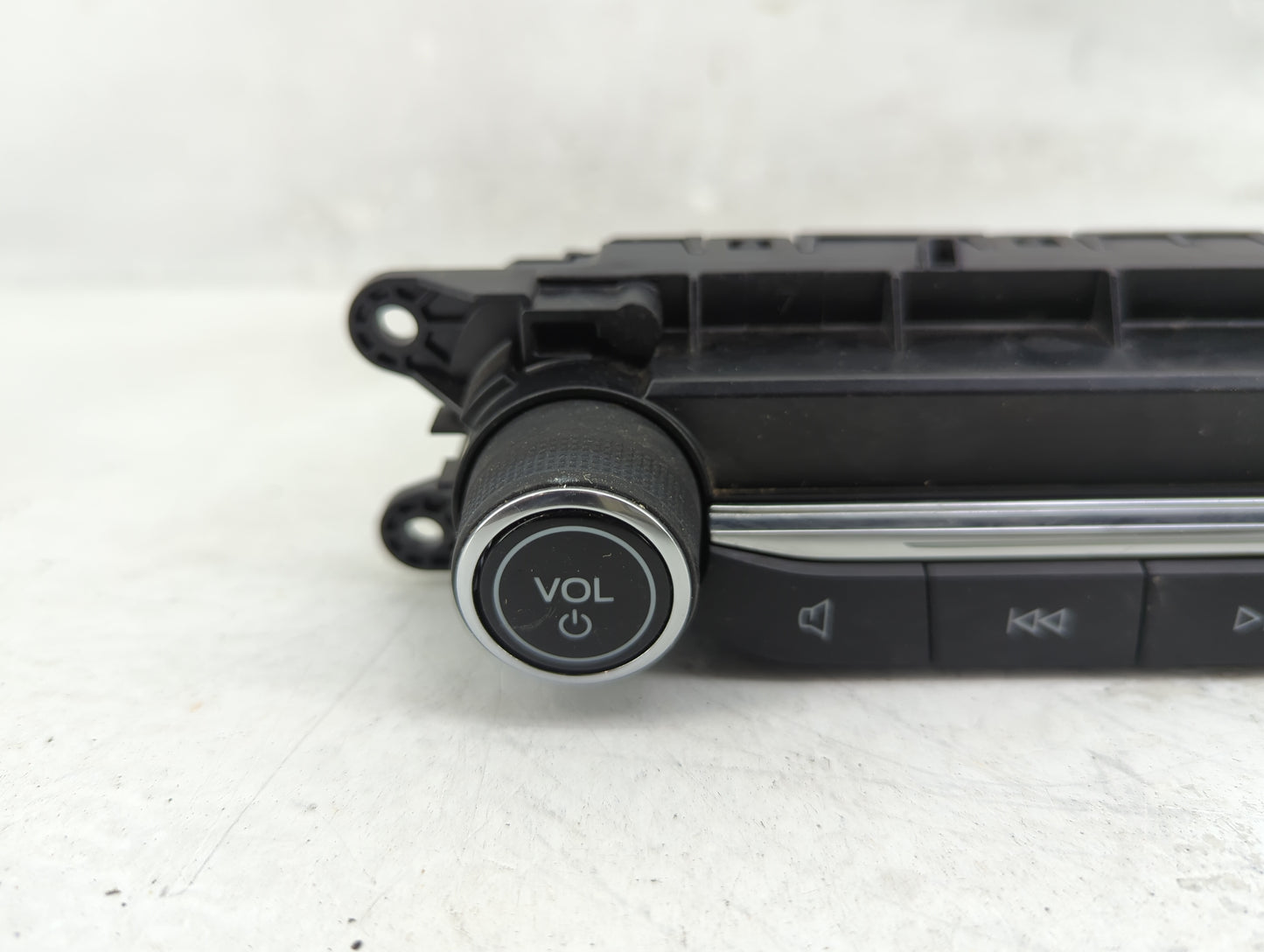2021-2022 Ford Escape Radio AM FM Cd Player Receiver Replacement P/N:LJ6T-18K811-CB Fits Fits 2021 2022 OEM Used Auto Parts 