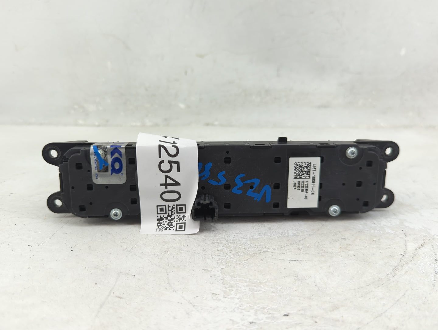 2021-2022 Ford Escape Radio AM FM Cd Player Receiver Replacement P/N:LJ6T-18K811-CB Fits Fits 2021 2022 OEM Used Auto Parts 