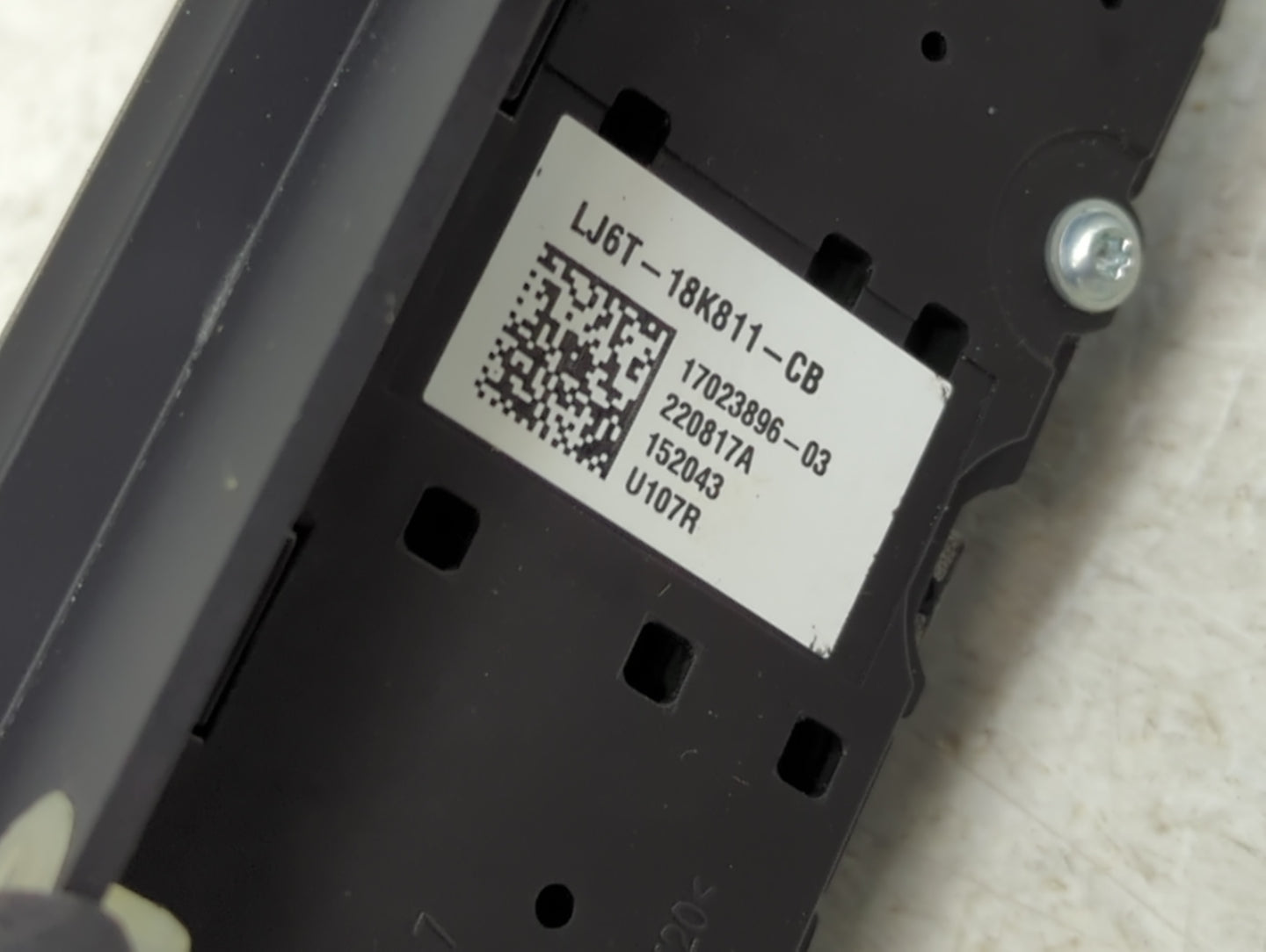 2022 Ford Escape Climate Control Module Temperature AC/Heater Replacement P/N:LJ6T-18K811-CB Fits OEM Used Auto Parts - Oemu