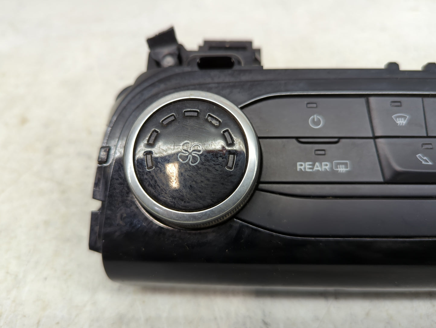 2022 Ford Escape Climate Control Module Temperature AC/Heater Replacement P/N:CX482AC E174081G Fits OEM Used Auto Parts - Oe