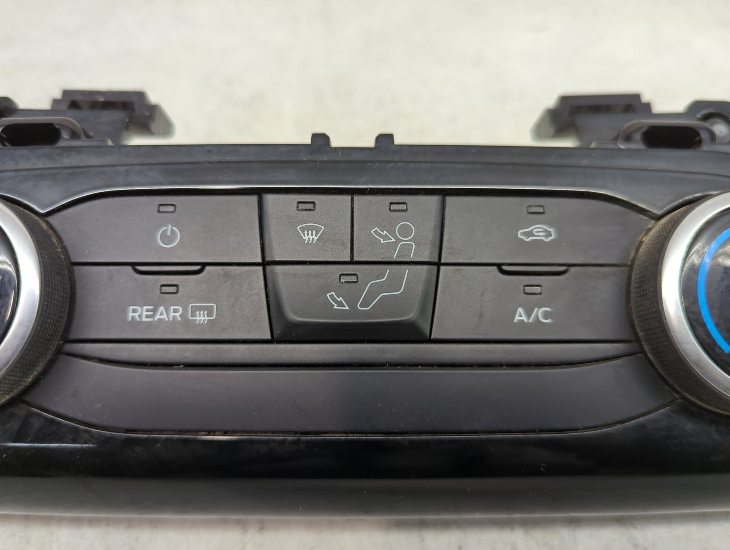 2022 Ford Escape Climate Control Module Temperature AC/Heater Replacement P/N:CX482AC E174081G Fits OEM Used Auto Parts - Oe