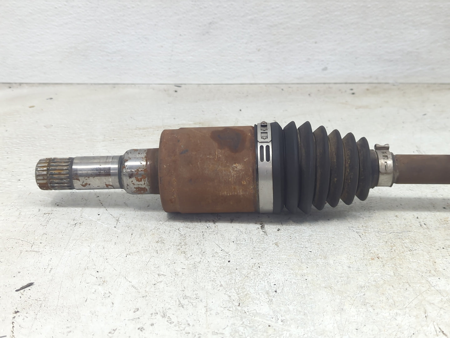 2020-2022 Ford Escape Axle Shaft Rear Passenger Cv C/v - Oemusedautoparts1.com
