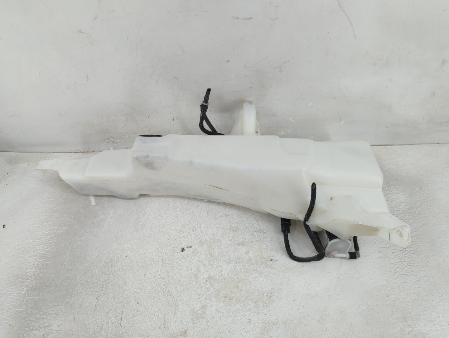 2020-2022 Ford Escape Windshield Washer Fluid Reservoir Bottle Oem - Oemusedautoparts1.com