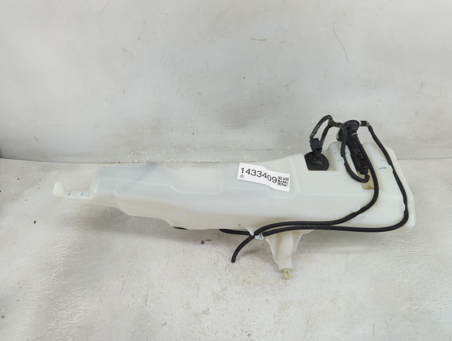 2020-2022 Ford Escape Windshield Washer Fluid Reservoir Bottle Oem - Oemusedautoparts1.com
