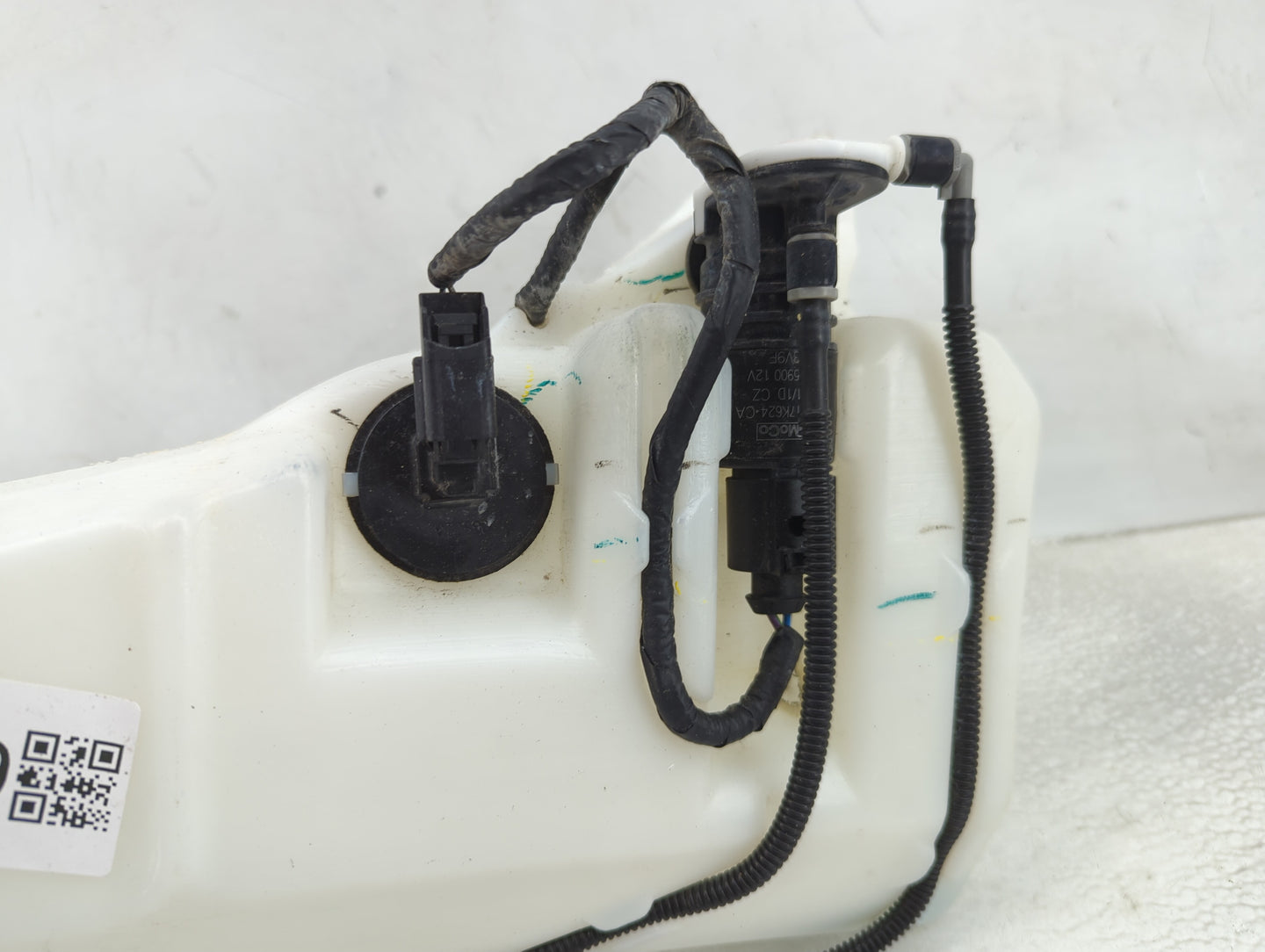 2020-2022 Ford Escape Windshield Washer Fluid Reservoir Bottle Oem - Oemusedautoparts1.com