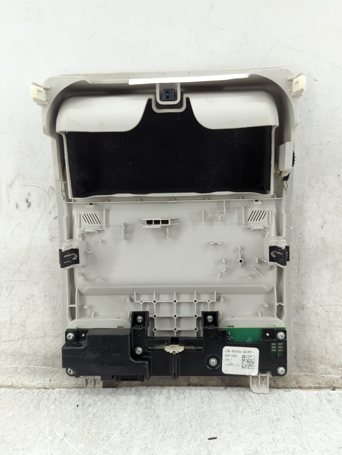 2022 Ford Escape Overhead Roof Console - Oemusedautoparts1.com