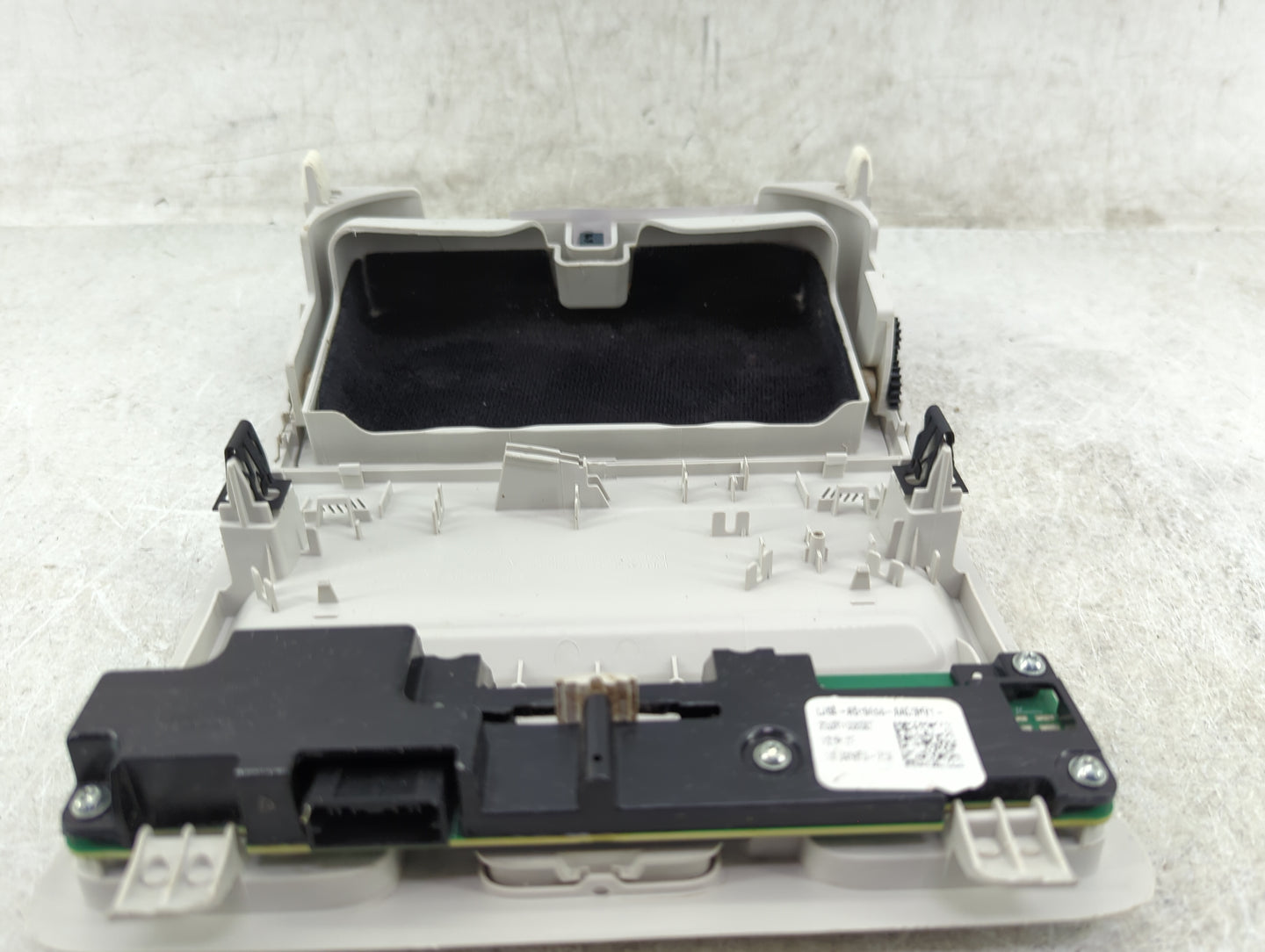 2022 Ford Escape Overhead Roof Console - Oemusedautoparts1.com