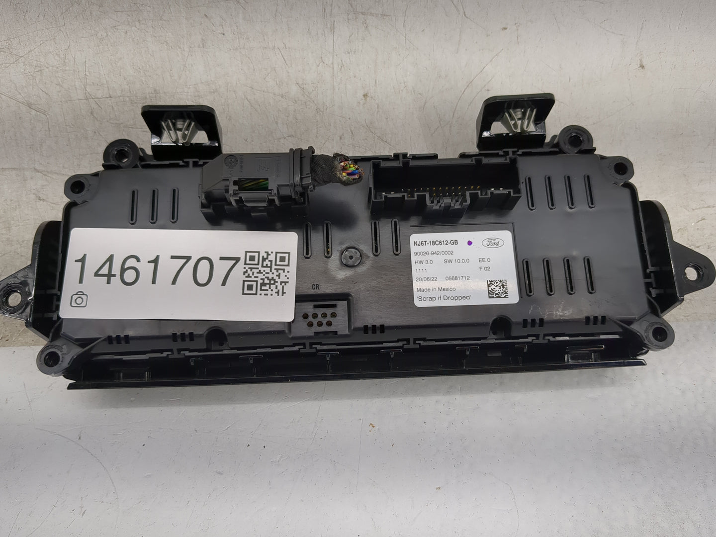 2022 Ford Escape Climate Control Module Temperature AC/Heater Replacement P/N:NJ6T-18C612-GB Fits OEM Used Auto Parts - Oemu