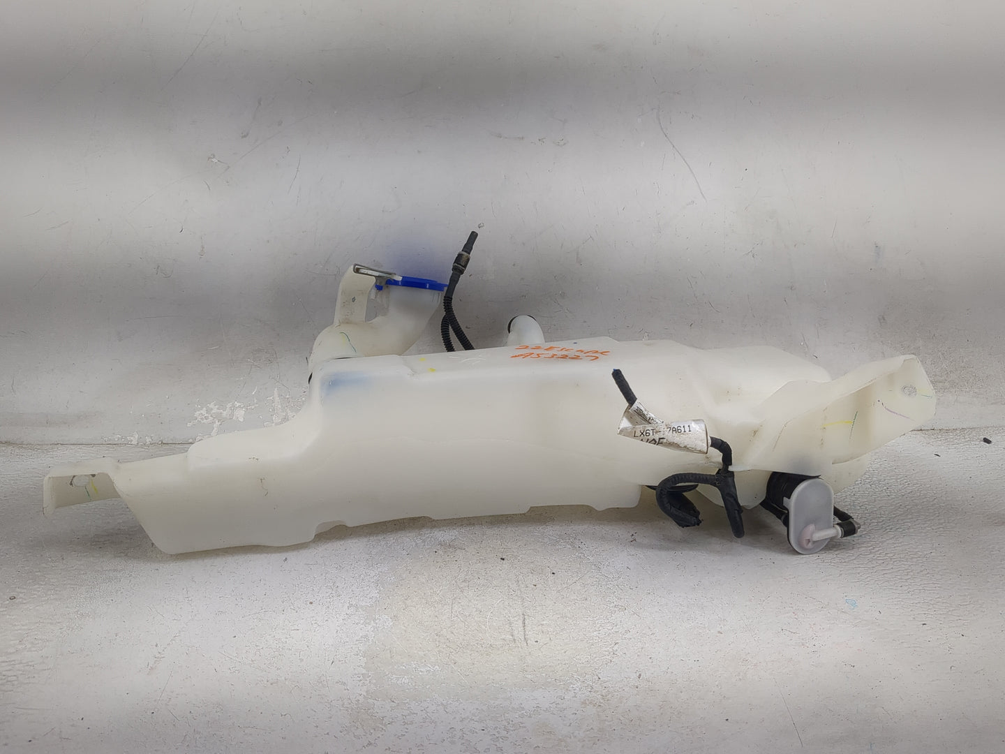 2020-2022 Ford Escape Windshield Washer Fluid Reservoir Bottle Oem 1474154 - Oemusedautoparts1.com
