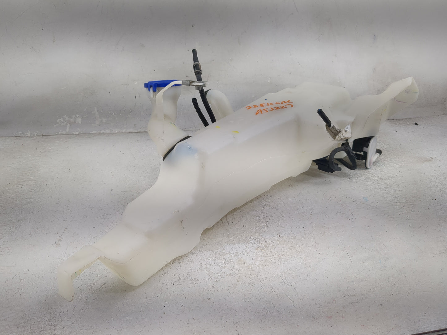 2020-2022 Ford Escape Windshield Washer Fluid Reservoir Bottle Oem 1474154 - Oemusedautoparts1.com