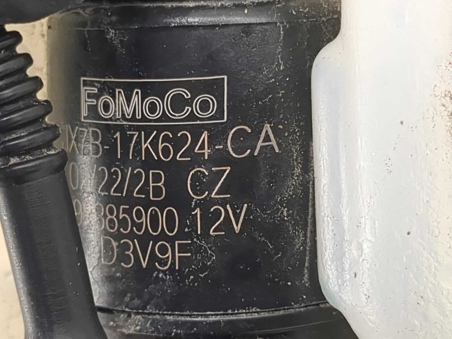 2020-2022 Ford Escape Windshield Washer Fluid Reservoir Bottle Oem 1474154 - Oemusedautoparts1.com
