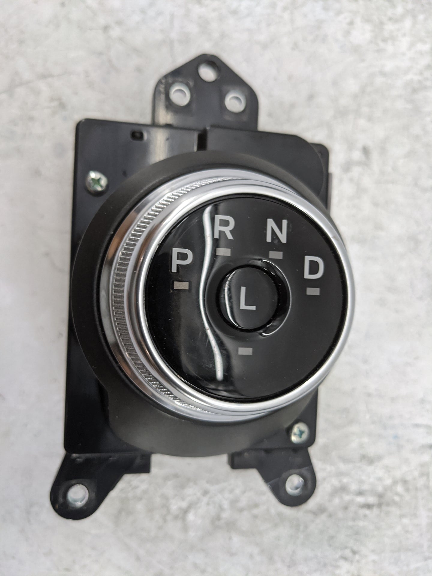 2022 Ford Escape Floor Console Assembly Shifter - Oemusedautoparts1.com