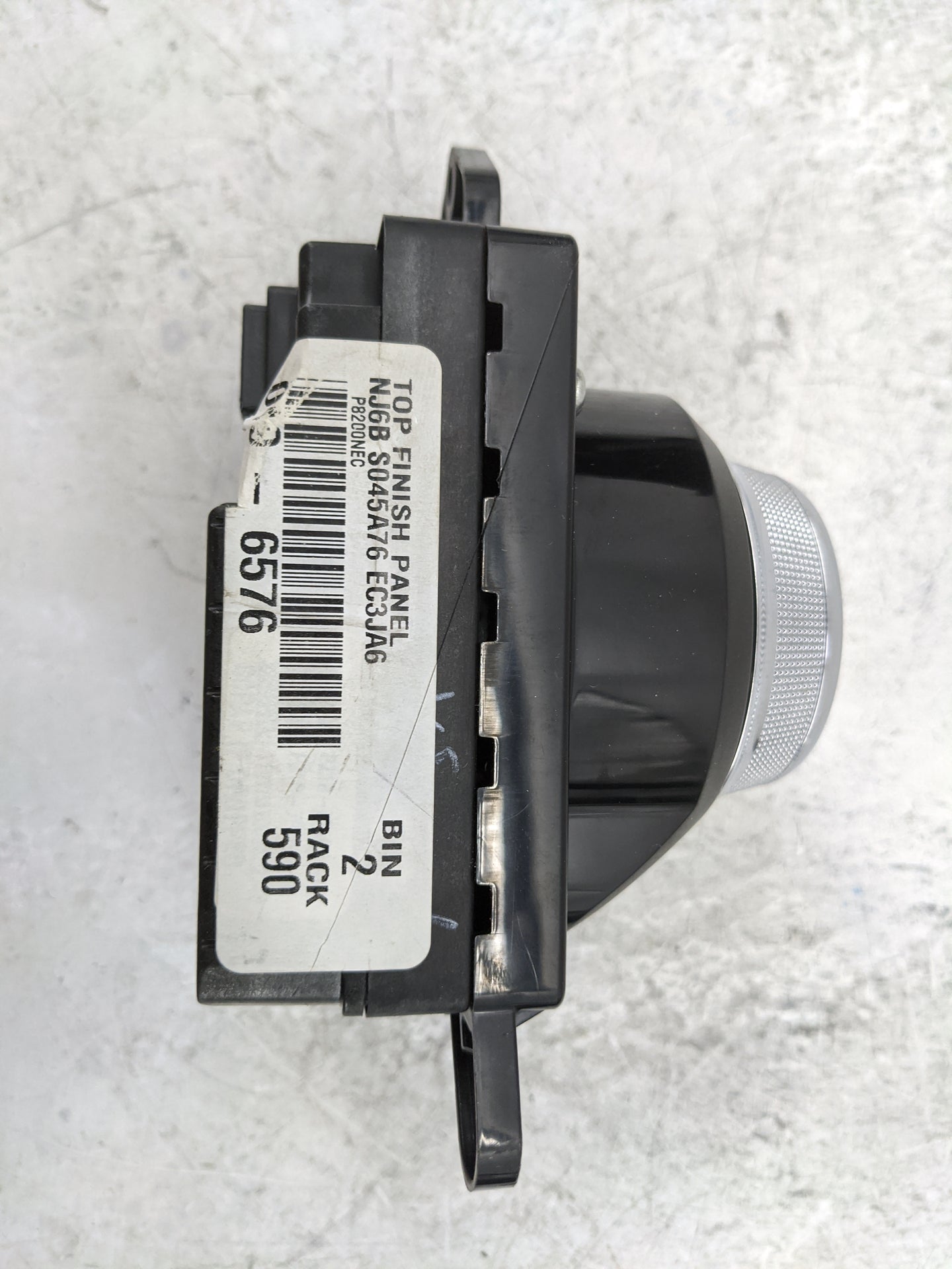 2022 Ford Escape Floor Console Assembly Shifter - Oemusedautoparts1.com