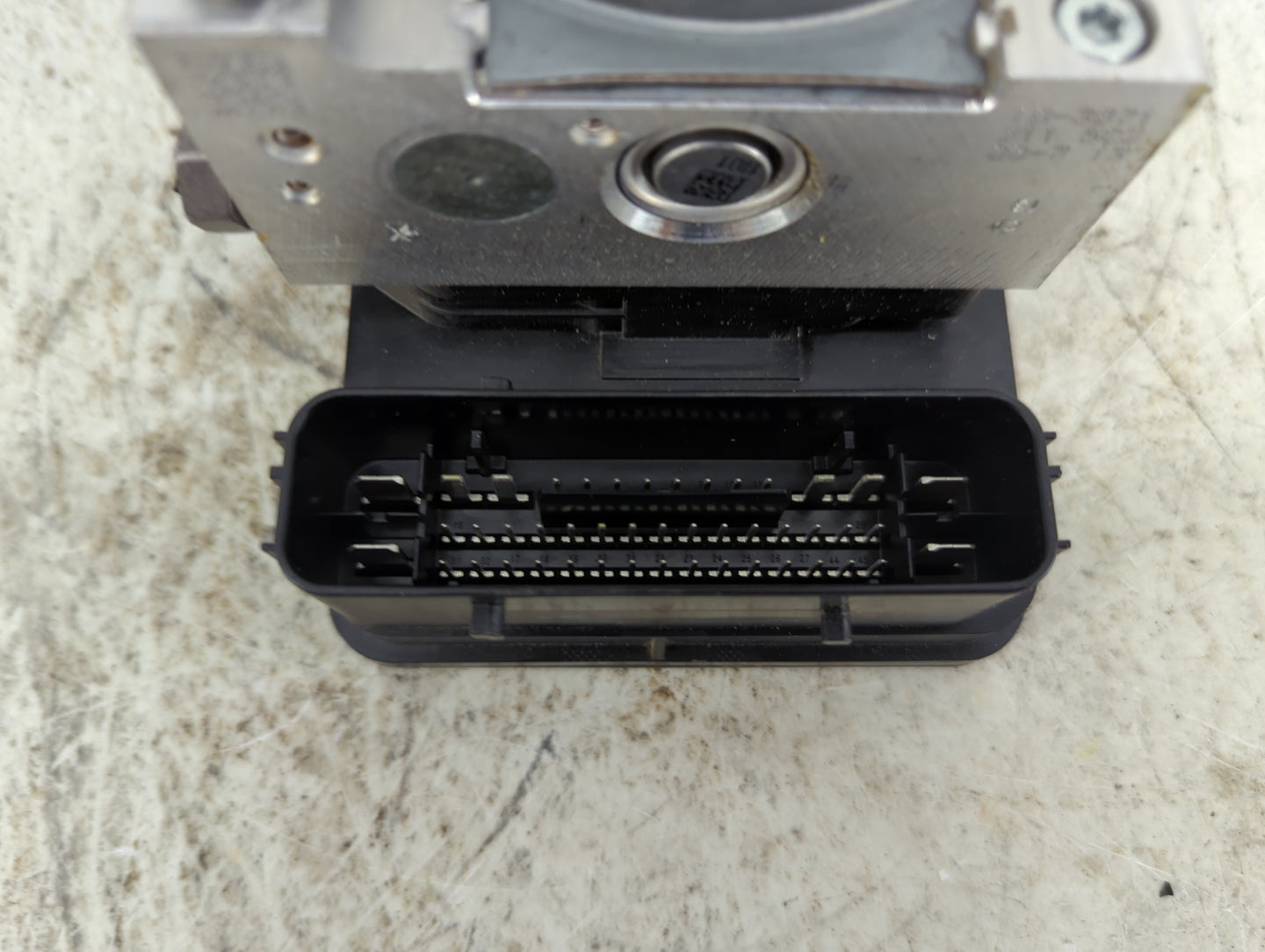 2020-2022 Ford Escape ABS Pump Control Module Replacement P/N:LX6C-2B373-CS LX6C-2C219-CS Fits Fits 2020 2021 2022 OEM Used 