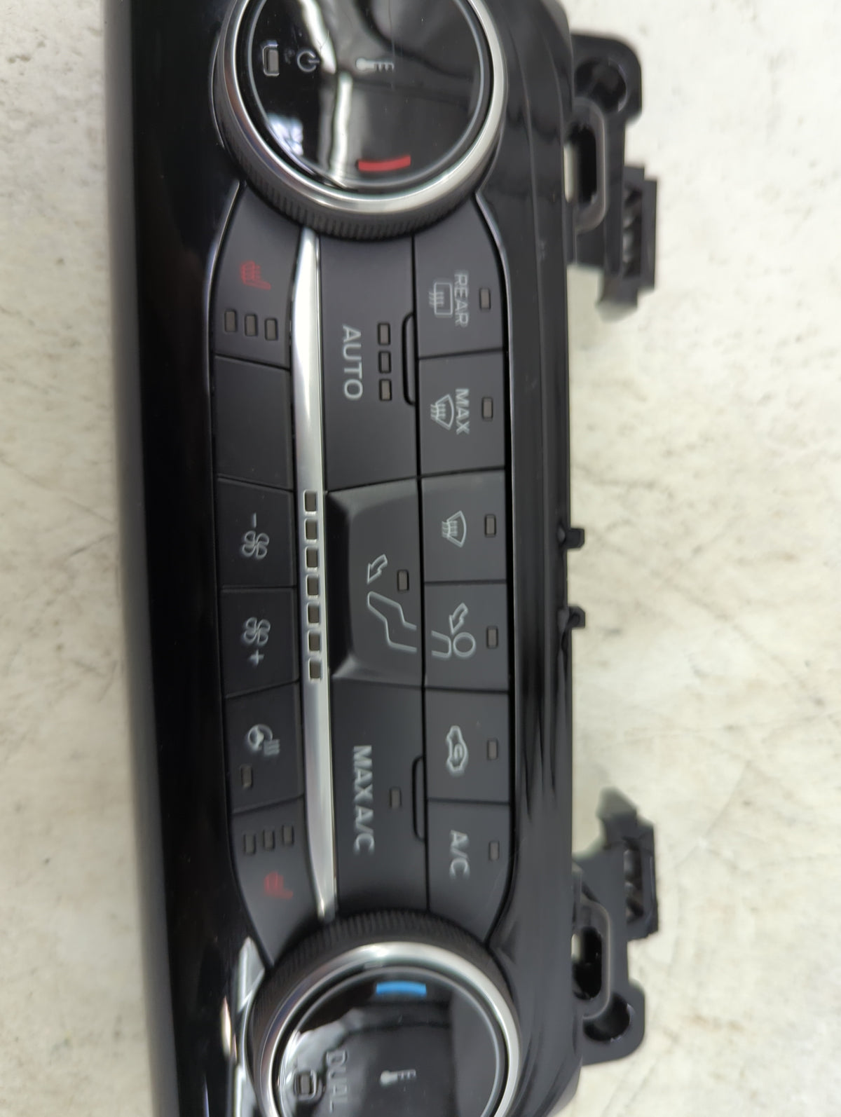 2022 Ford Escape Climate Control Module Temperature AC/Heater Replacement P/N:NJ6T-18C612-GB Fits OEM Used Auto Parts - Oemu