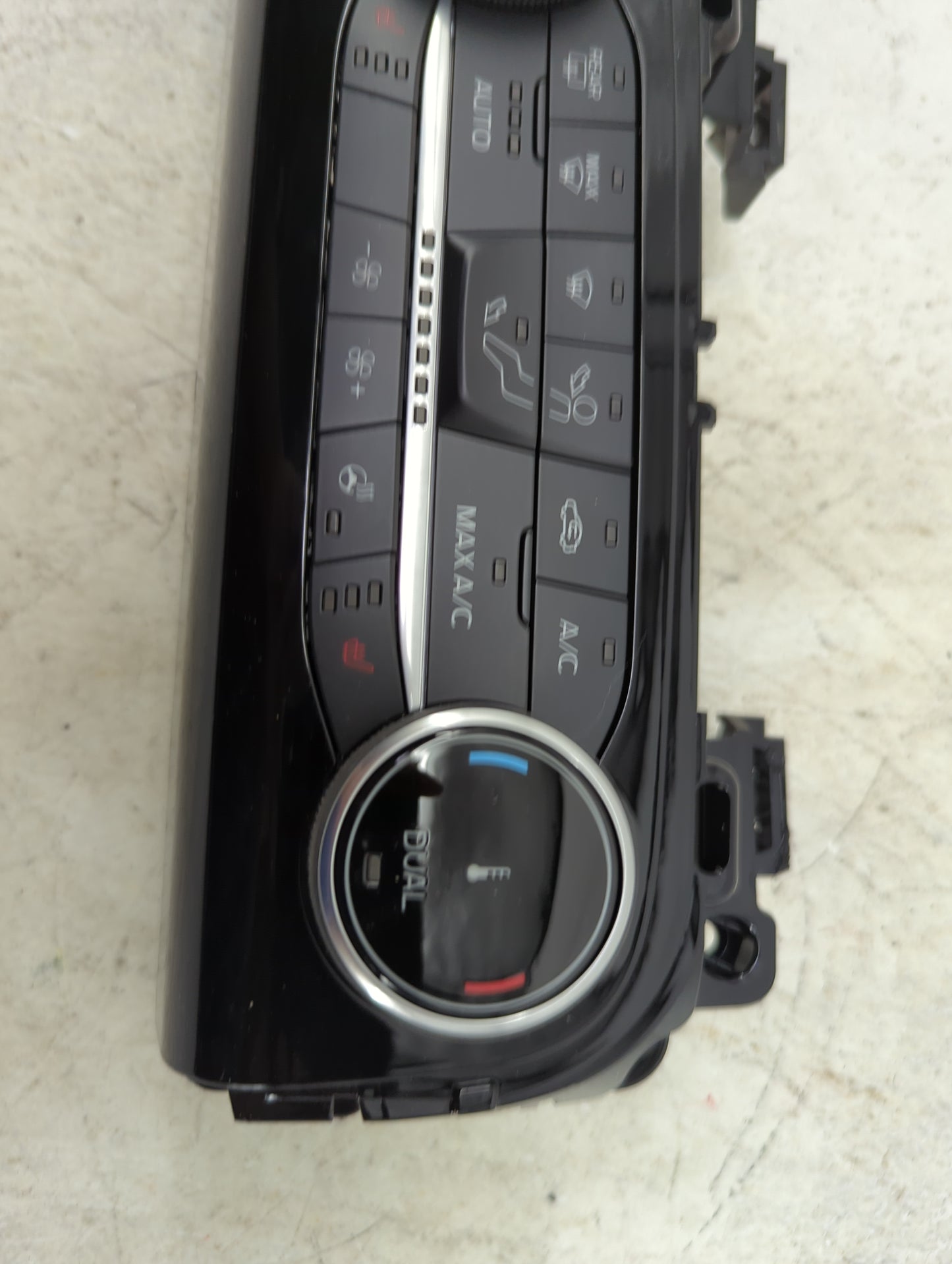 2022 Ford Escape Climate Control Module Temperature AC/Heater Replacement P/N:NJ6T-18C612-GB Fits OEM Used Auto Parts - Oemu