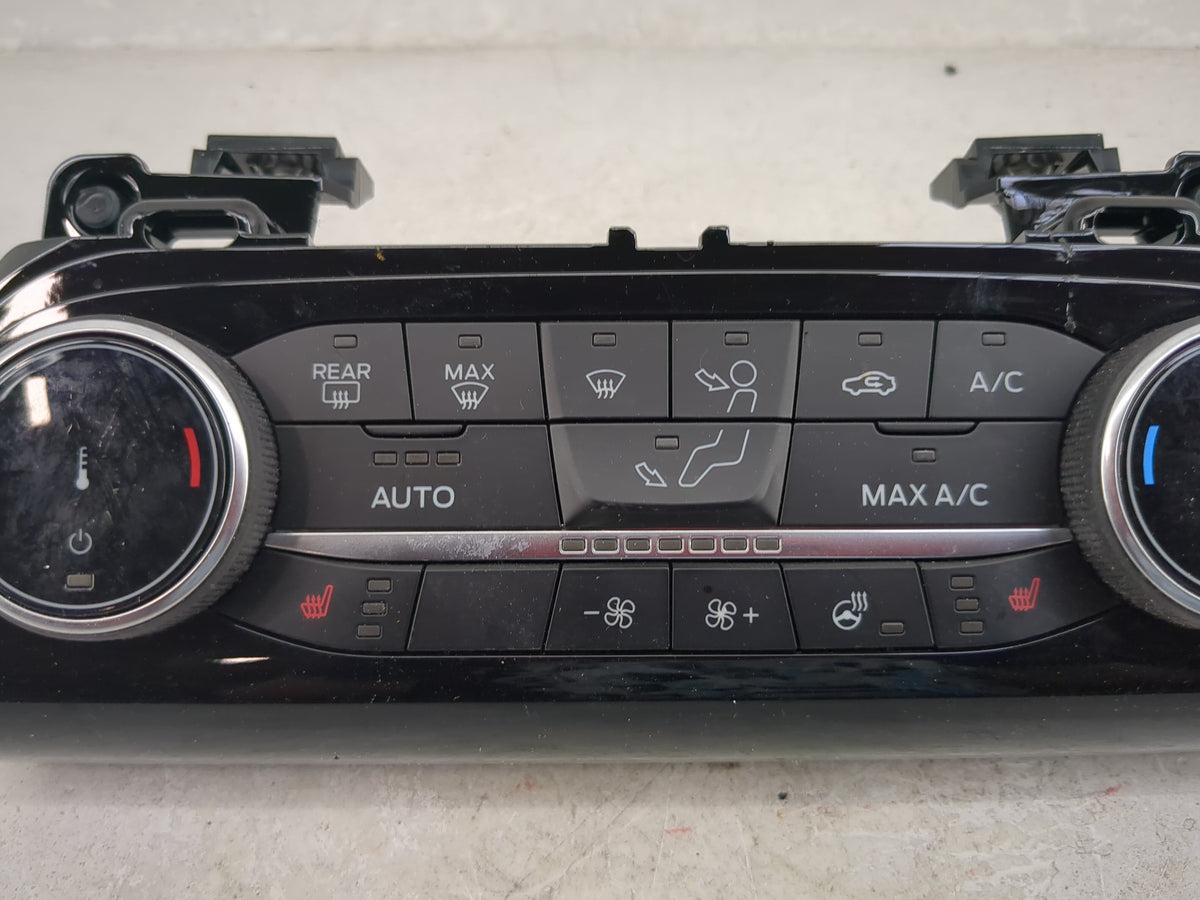 2022 Ford Escape Climate Control Module Temperature AC/Heater Replacement P/N:NJ6T-18C612-GB Fits OEM Used Auto Parts - Oemu