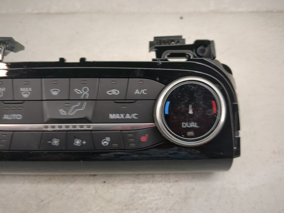 2022 Ford Escape Climate Control Module Temperature AC/Heater Replacement P/N:NJ6T-18C612-GB Fits OEM Used Auto Parts - Oemu