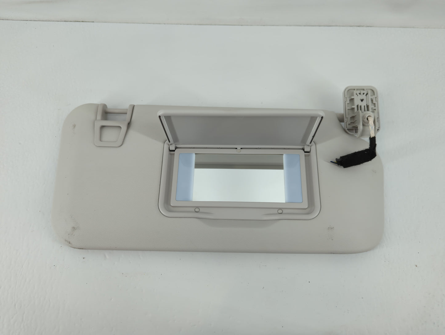 2021-2022 Ford Escape Sun Visor Shade Replacement Passenger Right Mirror Fits Fits 2021 2022 OEM Used Auto Parts - Oemusedau