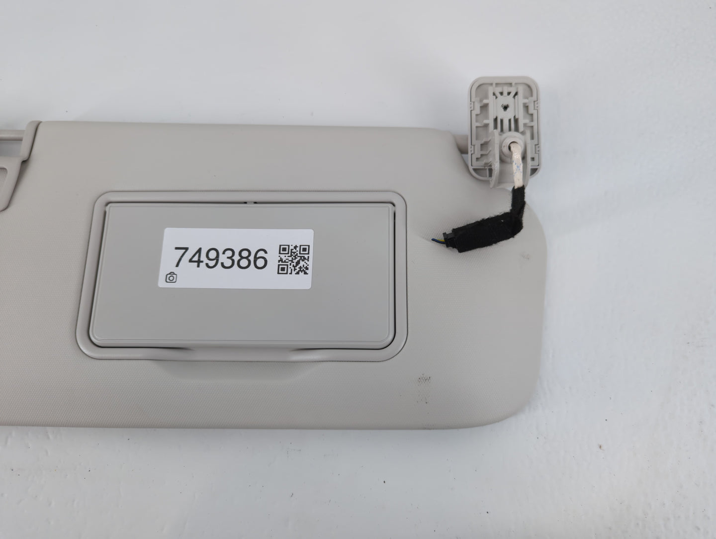 2021-2022 Ford Escape Sun Visor Shade Replacement Passenger Right Mirror Fits Fits 2021 2022 OEM Used Auto Parts - Oemusedau