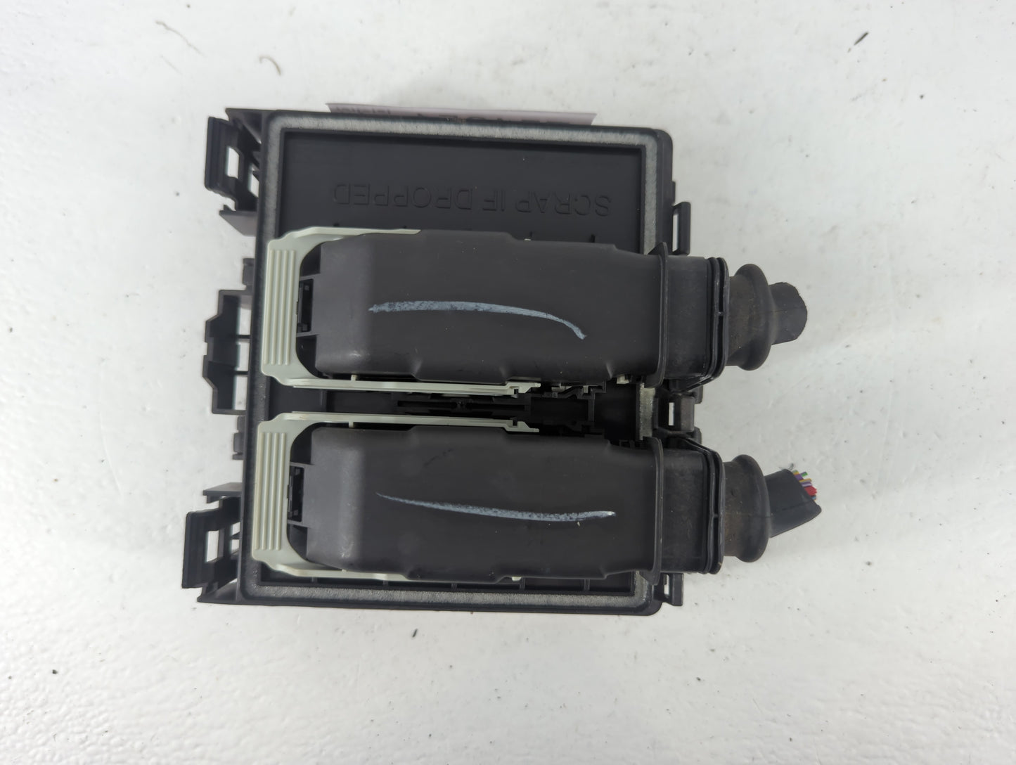 2020-2022 Ford Escape Fusebox Fuse Box Panel Relay Module P/N:MX6T-14D068-NAA Fits Fits 2020 2021 2022 OEM Used Auto Parts -