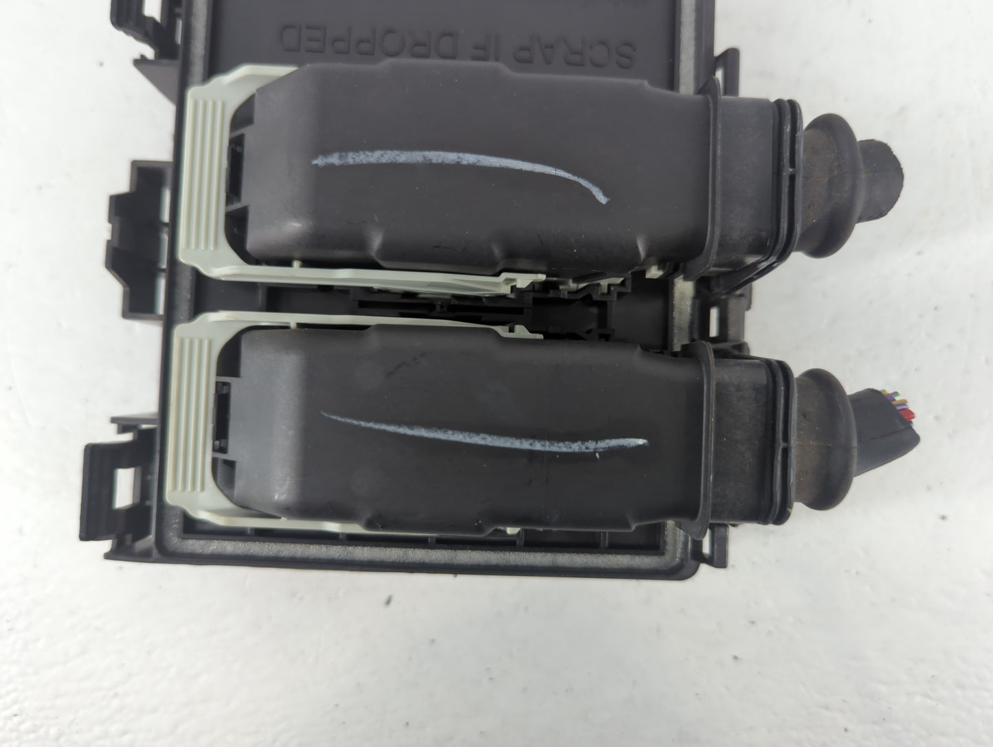 2020-2022 Ford Escape Fusebox Fuse Box Panel Relay Module P/N:MX6T-14D068-NAA Fits Fits 2020 2021 2022 OEM Used Auto Parts -