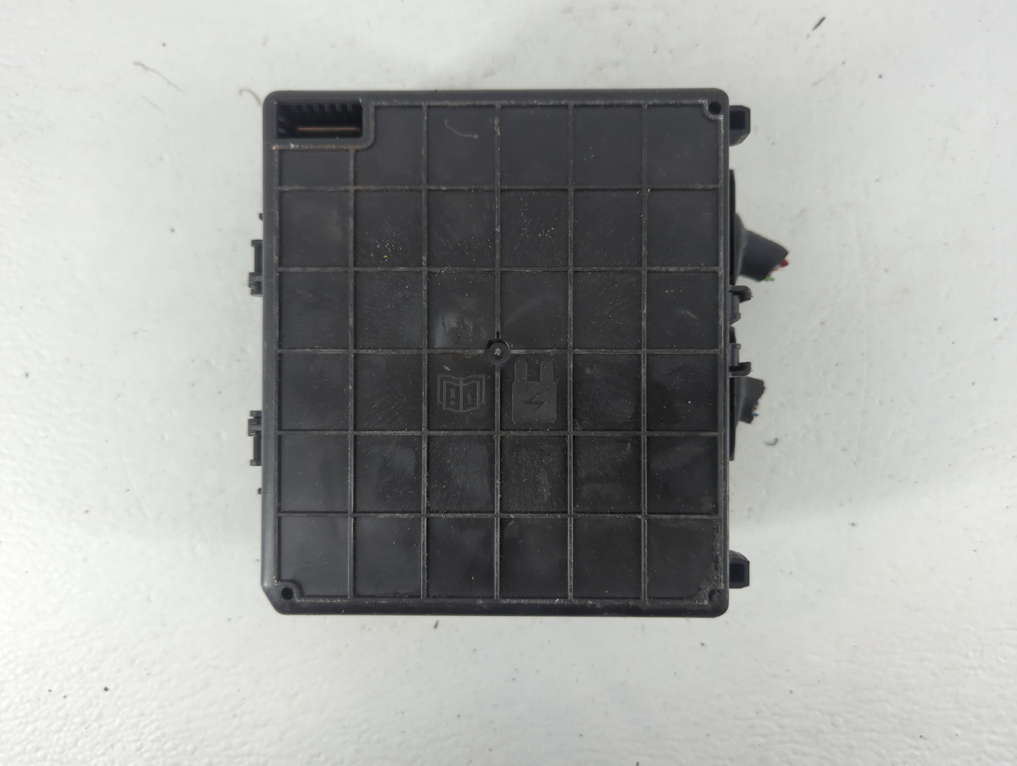 2020-2022 Ford Escape Fusebox Fuse Box Panel Relay Module P/N:MX6T-14D068-NAA Fits Fits 2020 2021 2022 OEM Used Auto Parts -