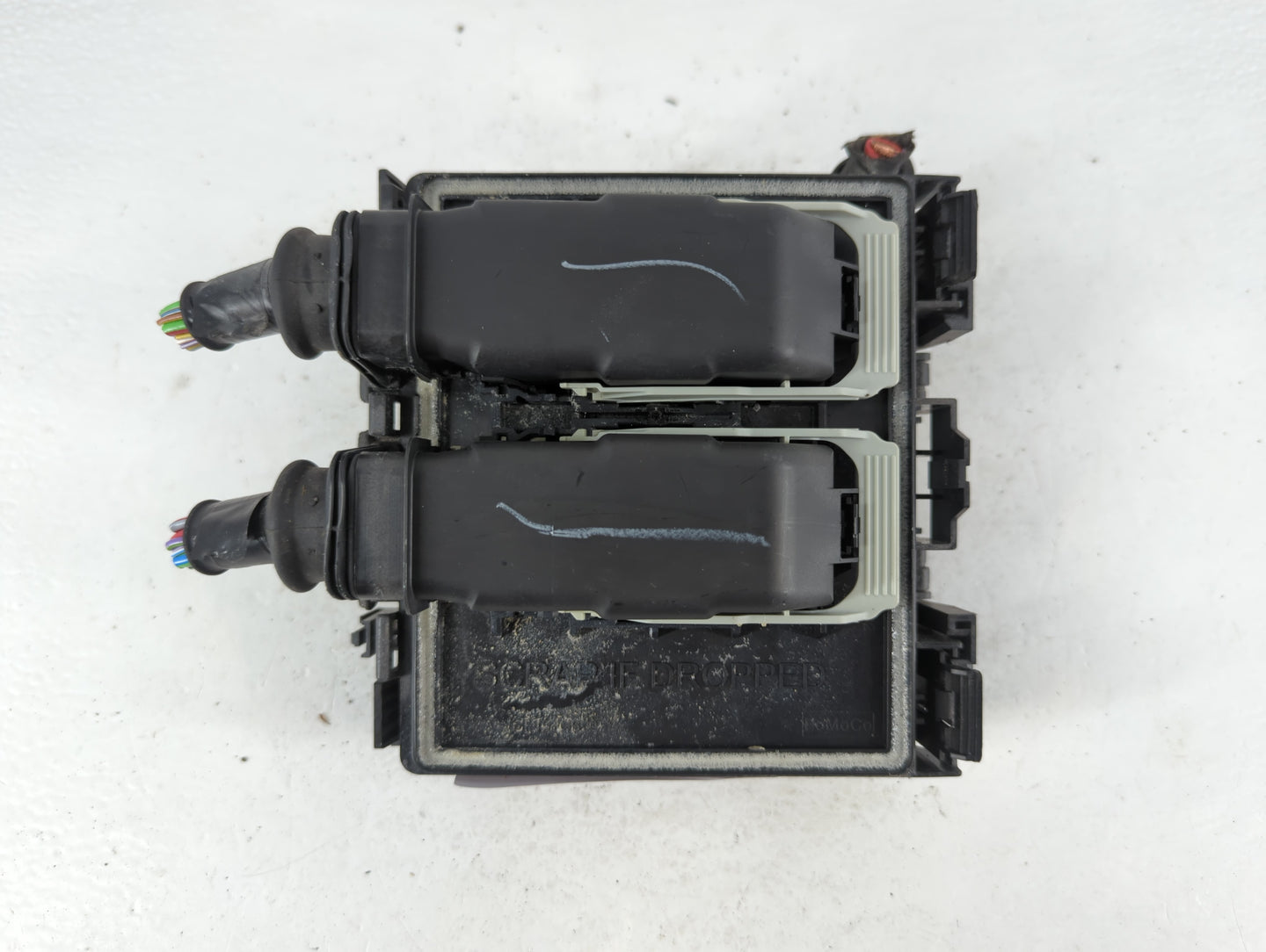 2021-2022 Ford Escape Fusebox Fuse Box Panel Relay Module P/N:JX6T-14A094-AE Fits Fits 2021 2022 OEM Used Auto Parts - Oemus