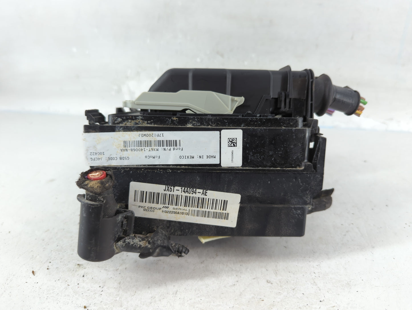 2021-2022 Ford Escape Fusebox Fuse Box Panel Relay Module P/N:JX6T-14A094-AE Fits Fits 2021 2022 OEM Used Auto Parts - Oemus