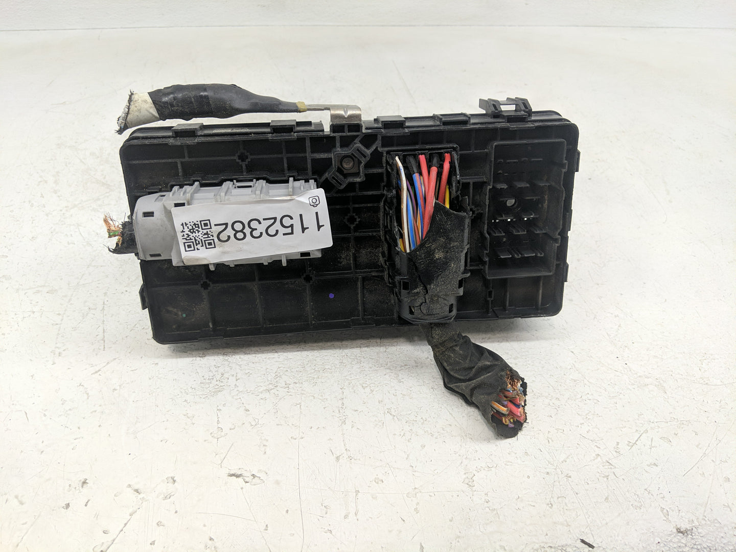 2022 Ford Explorer Fusebox Fuse Box Panel Relay Module P/N:N1MT-14D068-CA Fits OEM Used Auto Parts - Oemusedautoparts1.com