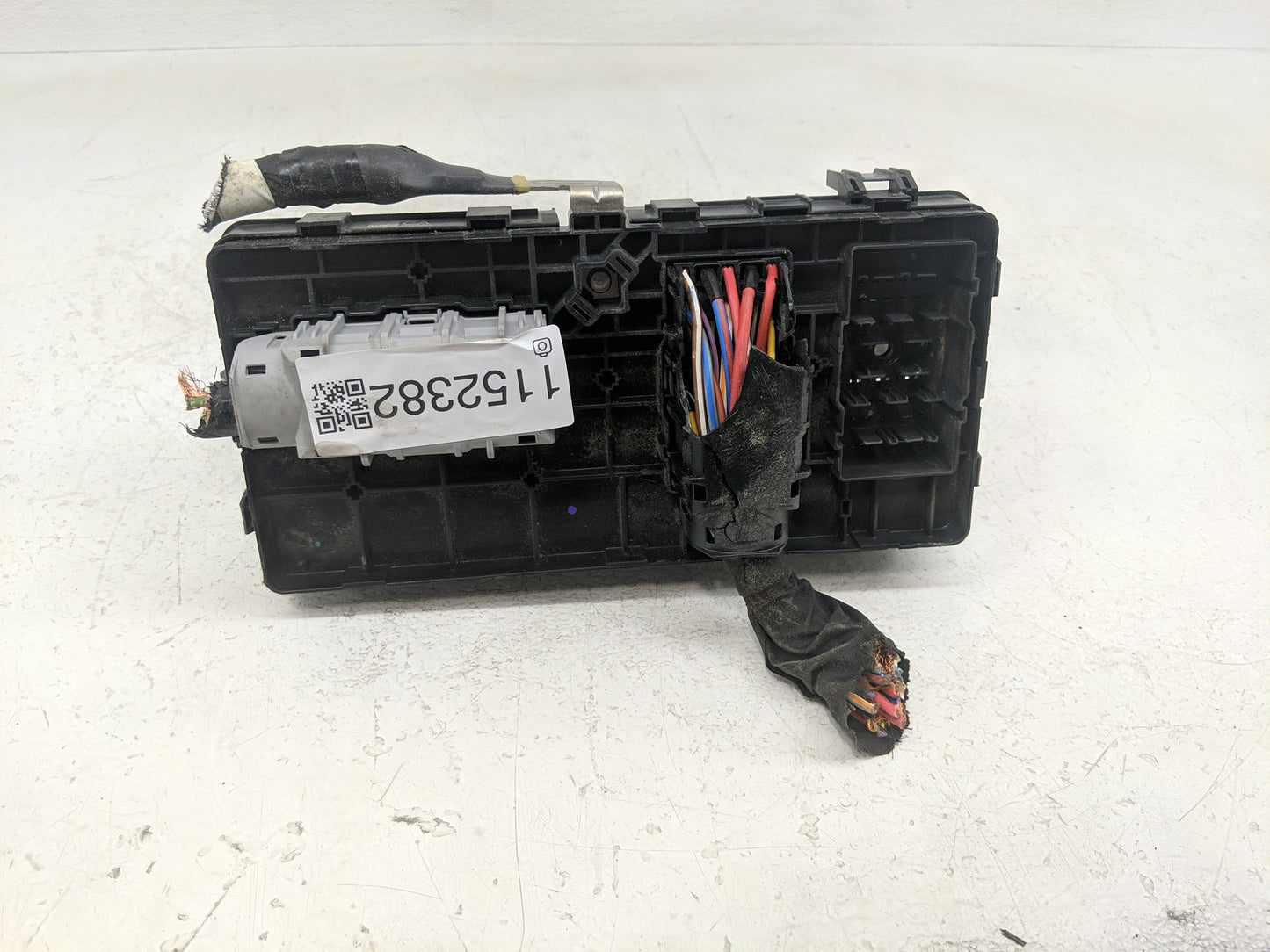 2022 Ford Explorer Fusebox Fuse Box Panel Relay Module P/N:N1MT-14D068-CA Fits OEM Used Auto Parts - Oemusedautoparts1.com