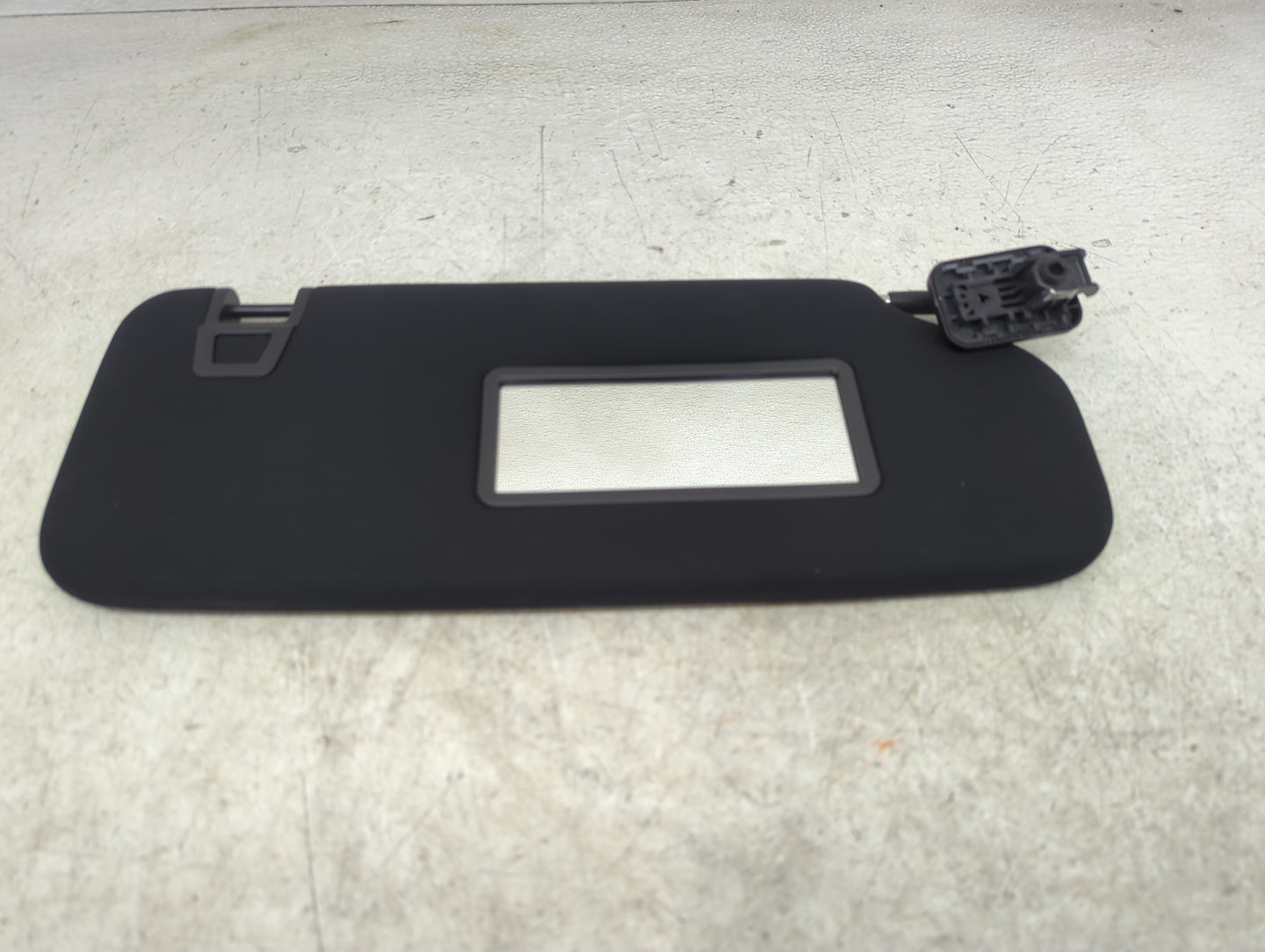 2022 Ford Explorer Sun Visor Shade Replacement Passenger Right Mirror Fits OEM Used Auto Parts - Oemusedautoparts1.com