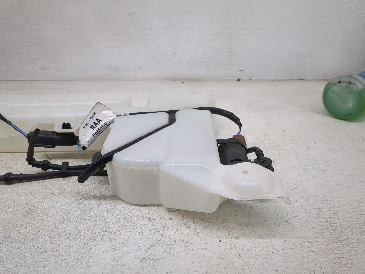 2022 Ford Explorer Windshield Washer Fluid Reservoir Bottle Oem - Oemusedautoparts1.com