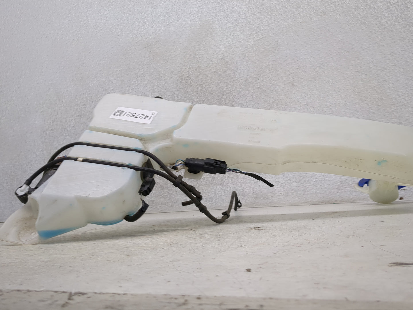 2022 Ford Explorer Windshield Washer Fluid Reservoir Bottle Oem - Oemusedautoparts1.com