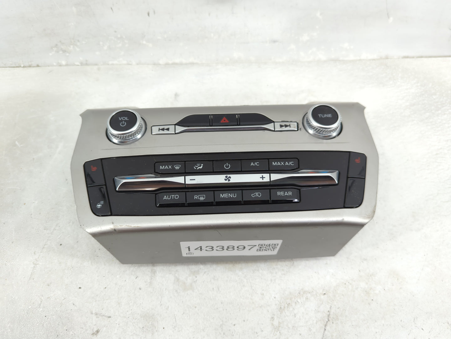2022 Ford Explorer Radio AM FM Cd Player Receiver Replacement P/N:LB5T-18K811-AH Fits OEM Used Auto Parts - Oemusedautoparts
