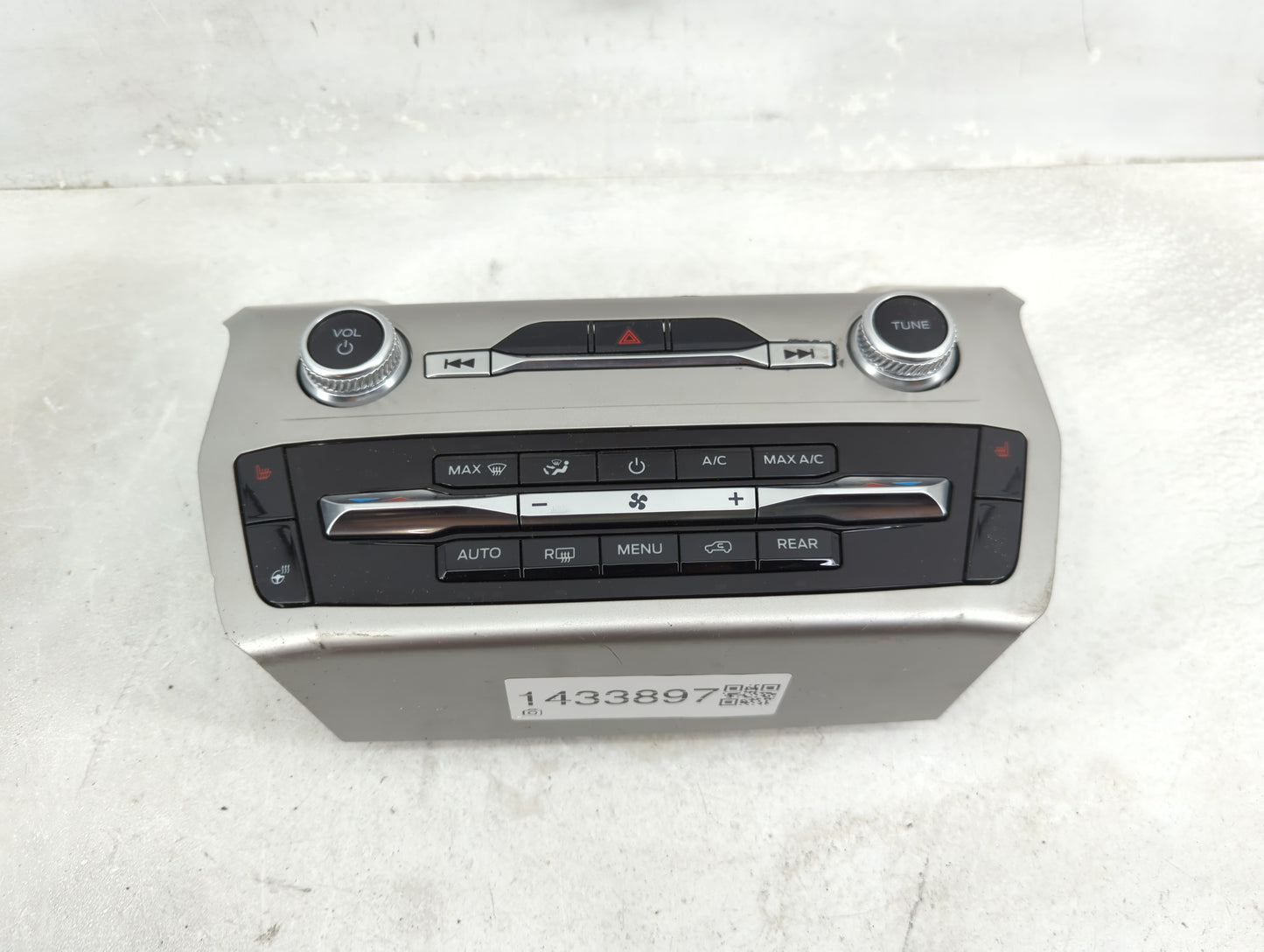2022 Ford Explorer Radio AM FM Cd Player Receiver Replacement P/N:LB5T-18K811-AH Fits OEM Used Auto Parts - Oemusedautoparts