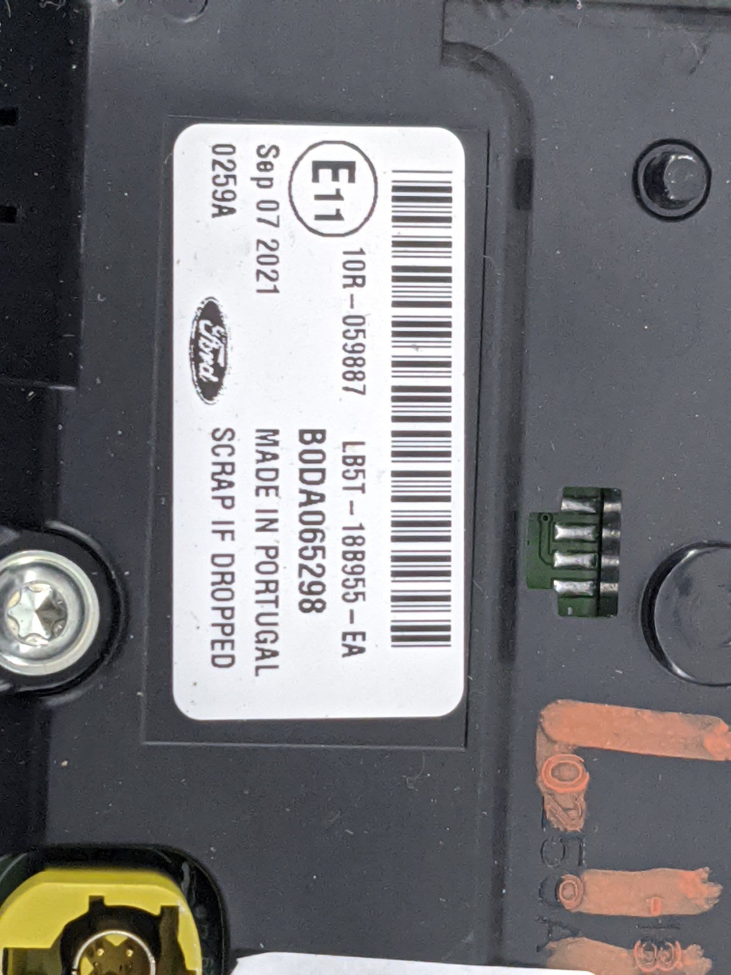 2022 Ford Explorer Information Display Screen 1483398 - Oemusedautoparts1.com