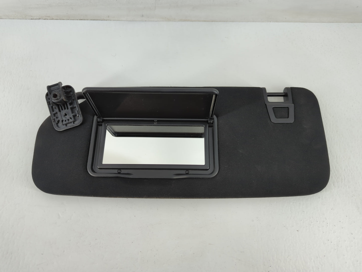 2022 Ford Explorer Sun Visor Shade Replacement Passenger Right Mirror Fits OEM Used Auto Parts - Oemusedautoparts1.com